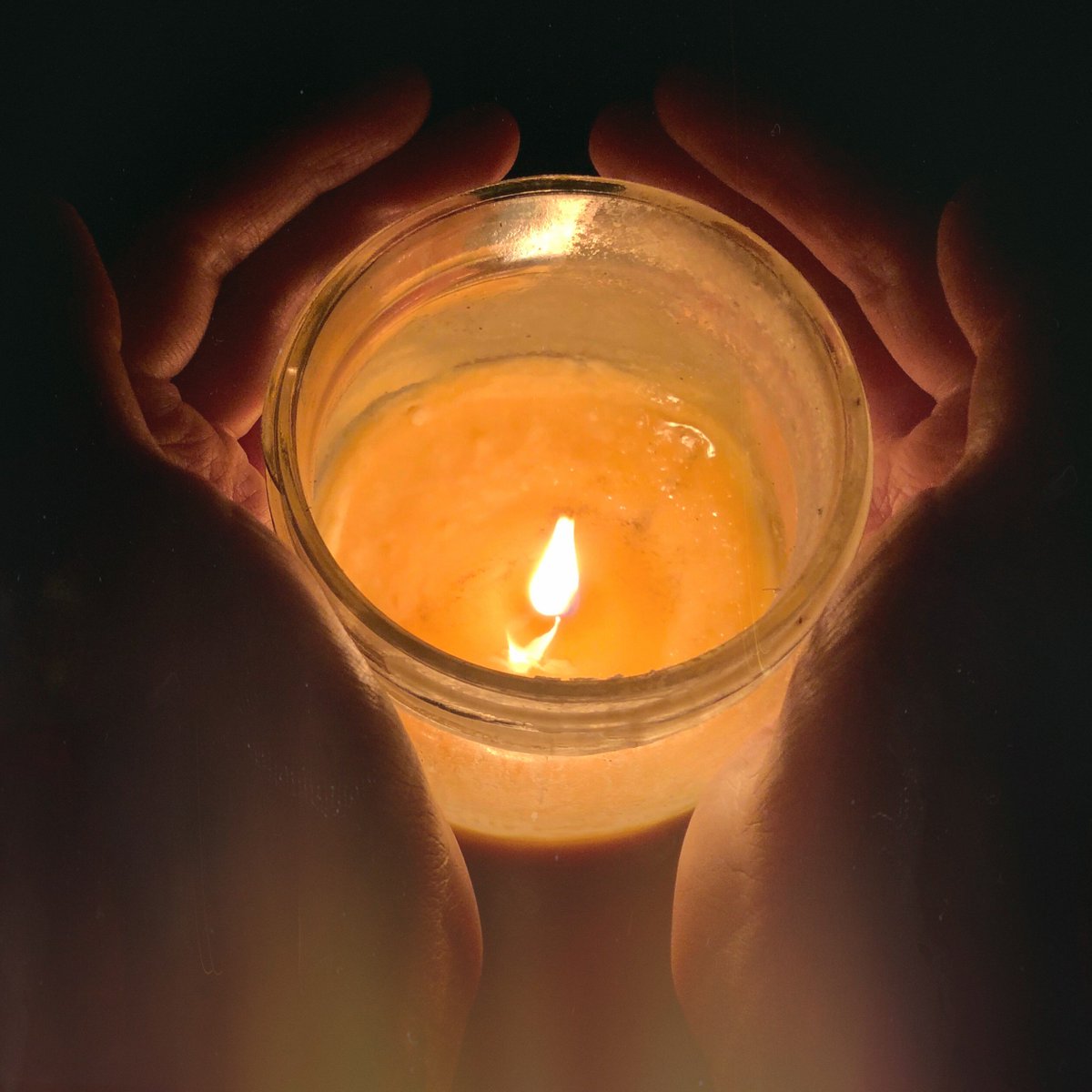 carrieciula's tweet photo. a candle loses nothing 
by lighting another candle. 
—james kellere https://t.co/4MI15k2jgD