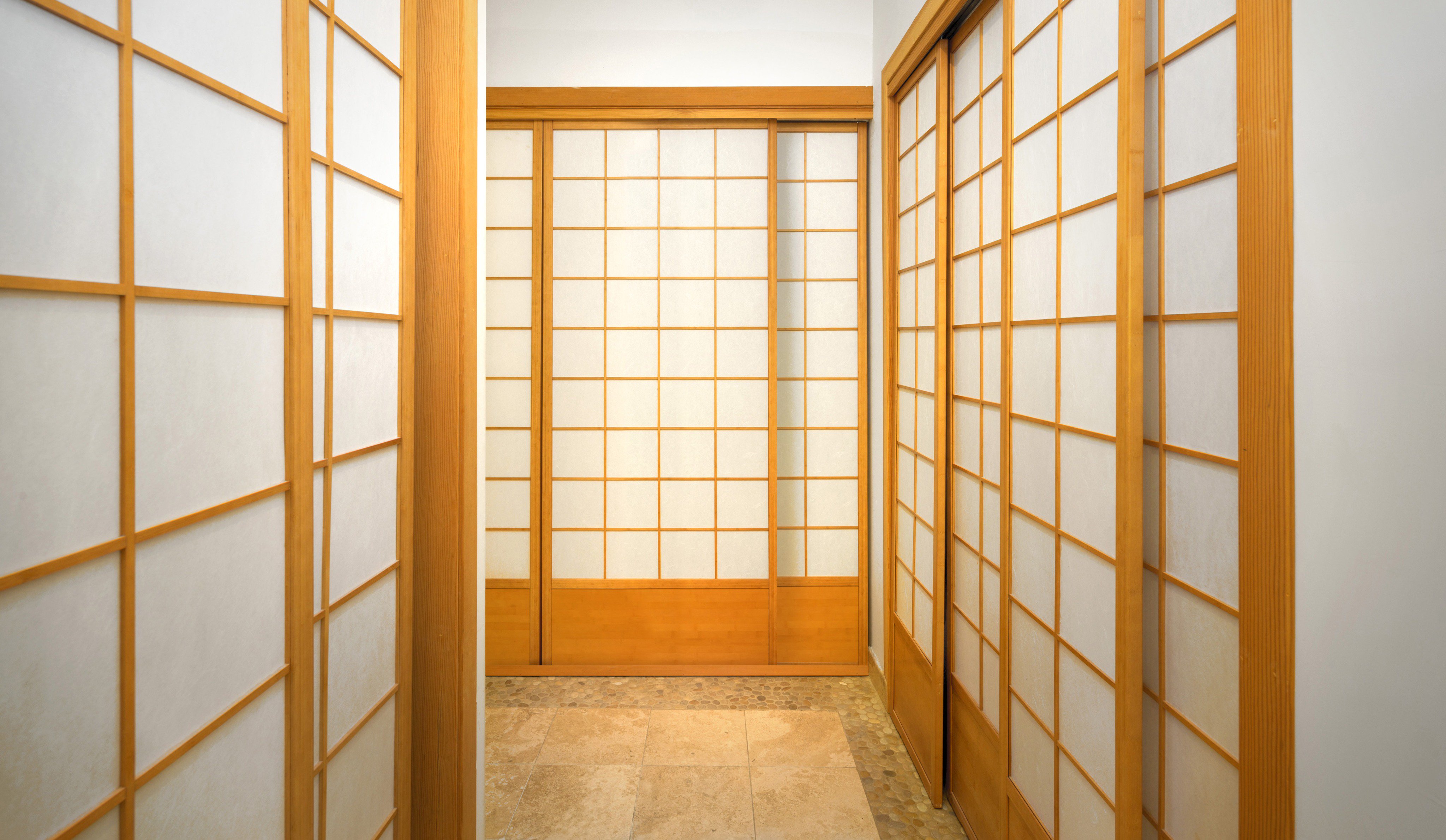 Japanese Style Solid Wood and Japanese Shoji Paper Door - China Shoji  Sliding Door, Partition Door