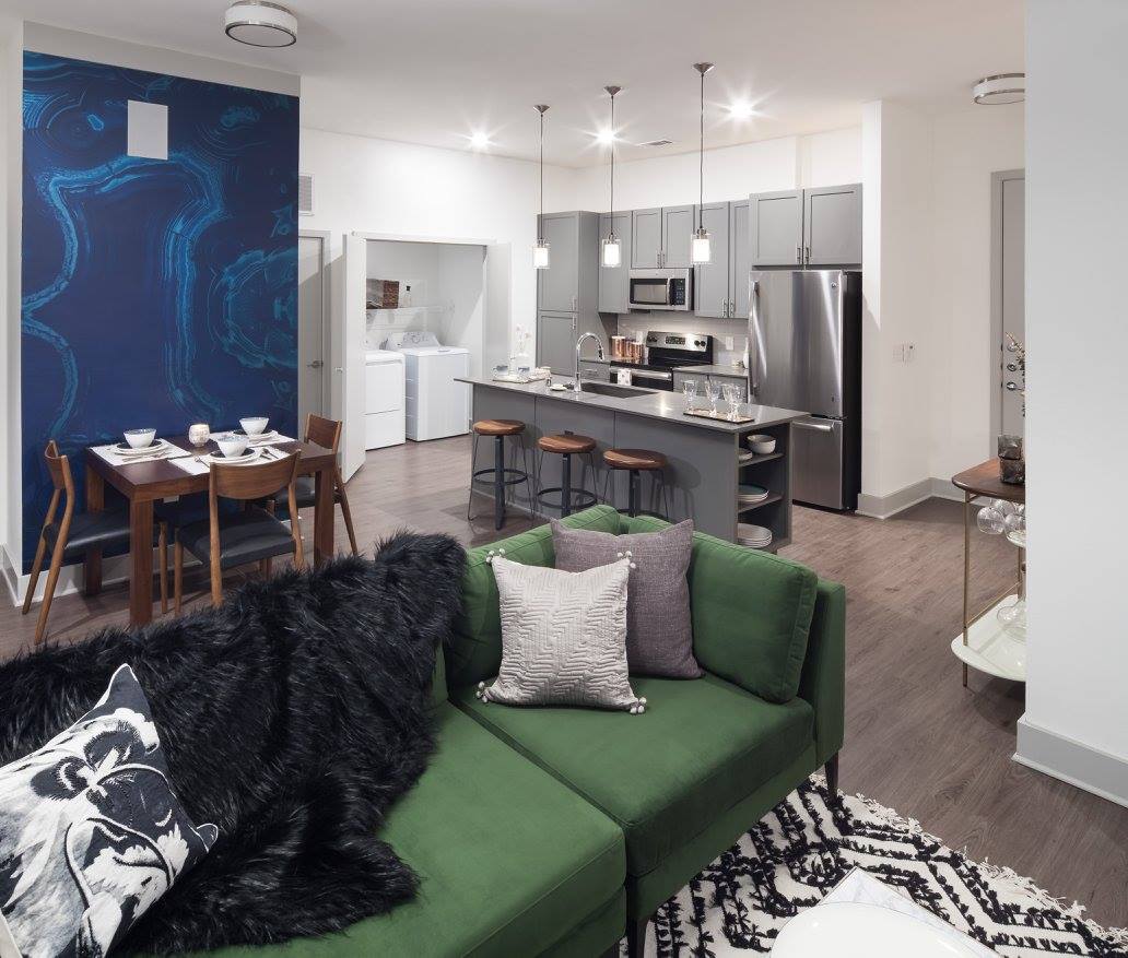 AltaStrand's tweet image. Washer and dryer in your apartment?! Yep, we have that. 😉