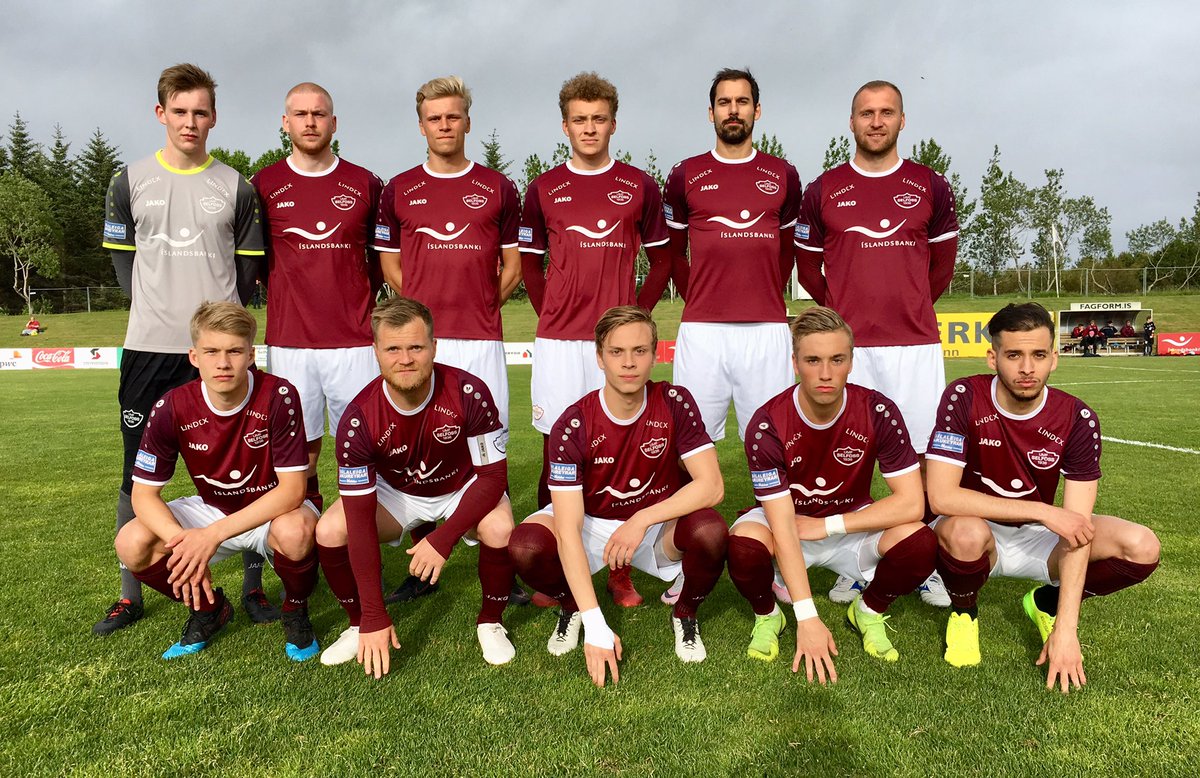 selfossfotbolti's tweet photo. 1. LEIKUR HAFINN! Það er Bongó og grillið í gangi. #seltin #2deildin https://t.co/nQQJKlbKCr