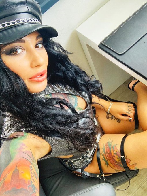 Awesome as always in Prague , DAP shooting with amazing director @infiltrateproxy for @EvilAngelVideo<a href="/tag/bts"class="tags"><span>#bts</span></a>