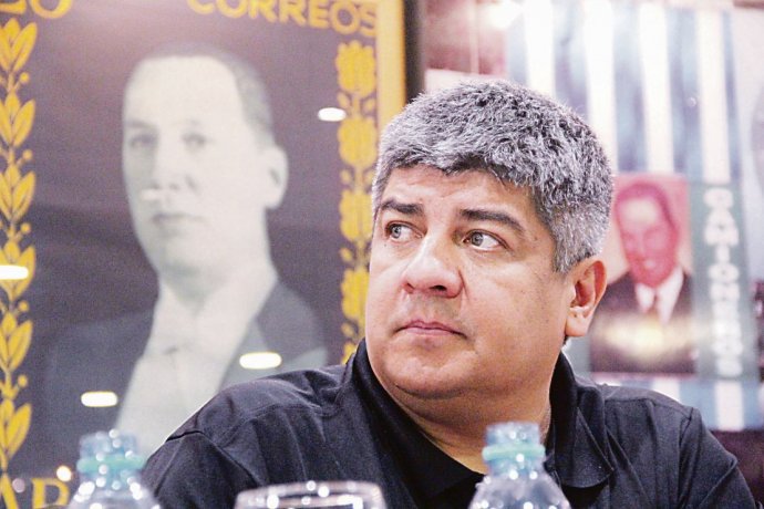 📌 En respuesta a <a href="/mauriciomacri/">Mauricio Macri</a>, el Secretario Adjunto de #Camioneros, <a href="/PabloHMoyano/">Pablo Moyano</a> respondió en <a href="/C5N/">C5N</a>: "Aca no va a pasar la Reforma Laboral como quiere el Presidente, para explotar a los trabajadores por mandamiento del FMI, hay un movimiento obrero que no lo va a permitir."