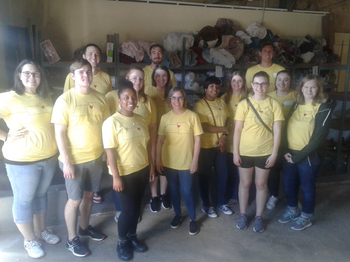 SleepyheadBeds's tweet photo. Today these certified public accountants and business analysts from @MarksNelsonCPA went from crunching spreadsheets to folding bedsheets as part of their #marksofkindness annual volunteer and community outreach initiative. Thank you for all your help!
https://t.co/ZJNealU4Nu https://t.co/PWzIB5gWi5