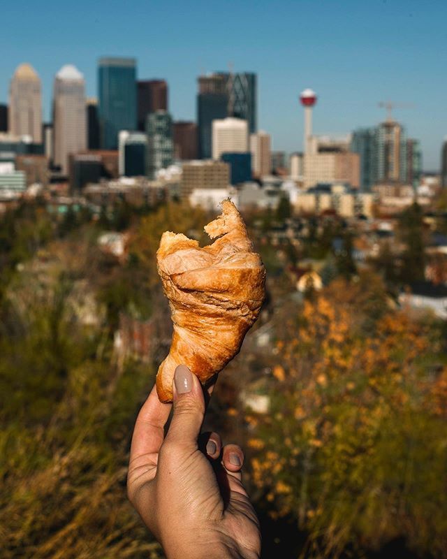Croissants 🥐 the best French creation.⠀
⠀
Whether you're in the office, or overlooking our beautiful city 🌆 a selection of pastries never goes amiss 🍰🥐⠀
⠀
Have you seen our latest breakfast selection?⠀
⠀
Take a look at the link in our bio. What are you waiting for?!