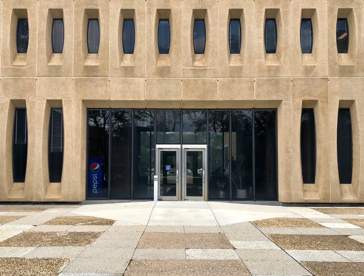 Preston Scott Cohen’s recent addition to the Art & Architecture Building in the background of the last photo