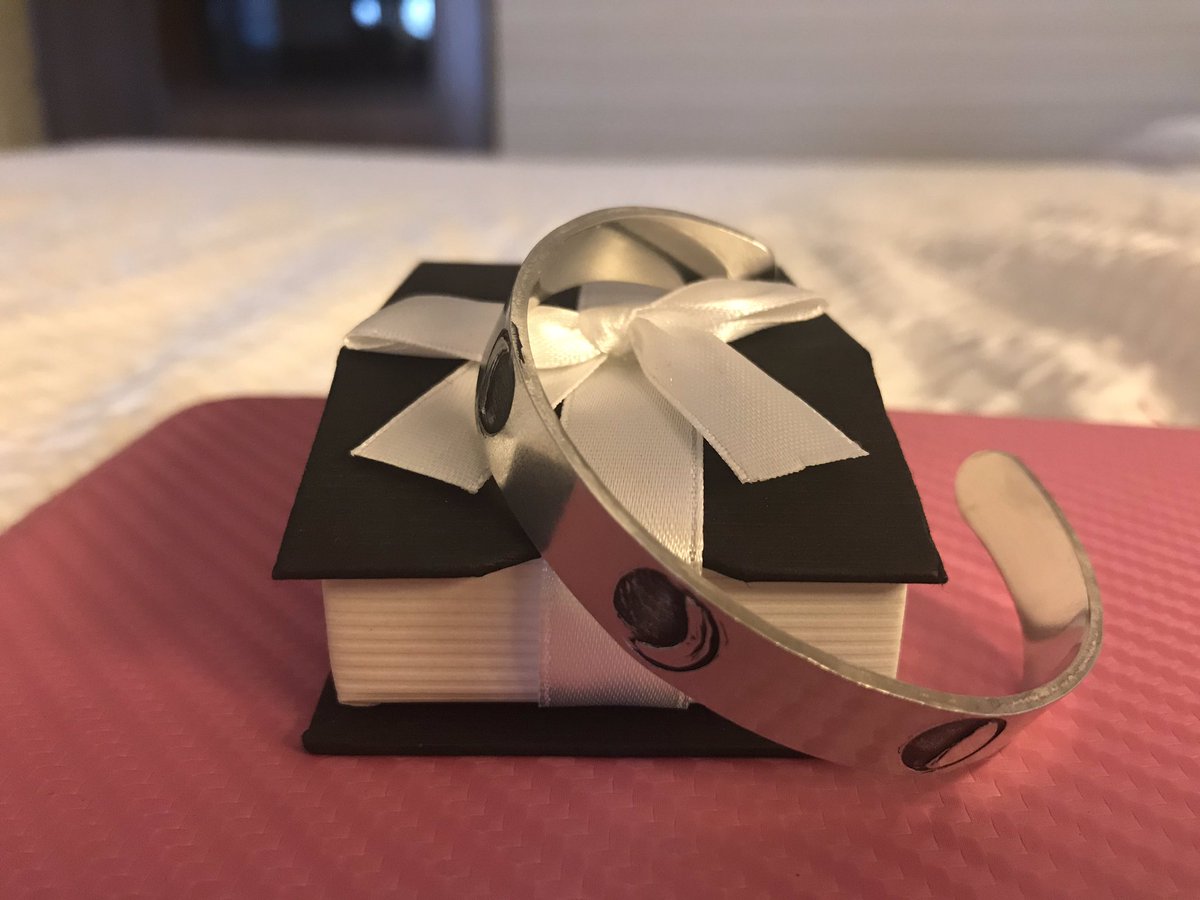 sarahmichele83's tweet photo. My lovely friend @molowry made me this awesome bangle! We call it part of her #SubtleFangirl collection- it’s the moon phases for J2M’s birthdays! She also made a BEAUTIFUL leather bracelet for Jensen with his children’s moon phases. IT. IS. AMAZING. #MakingAwkward https://t.co/gw0JcxDRbX