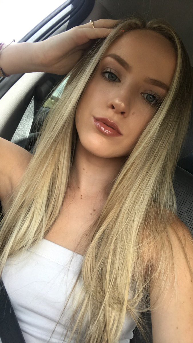AlyssaPurdham's tweet photo. You only live once, so live it blonde https://t.co/Bx8enVpGBc