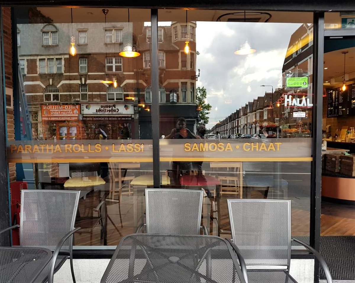 DX_Signs's tweet photo. This #illuminated #sign blend in nicely with the supporting back-panel. The sign lifted slightly for special effects, even in daylight will look highlighted at the white edges. #sign #LED #restaurant #like #dxsigns #createsigns #loveilluminatedsigns #trendy #signage #exterior https://t.co/vDd92V5gWB