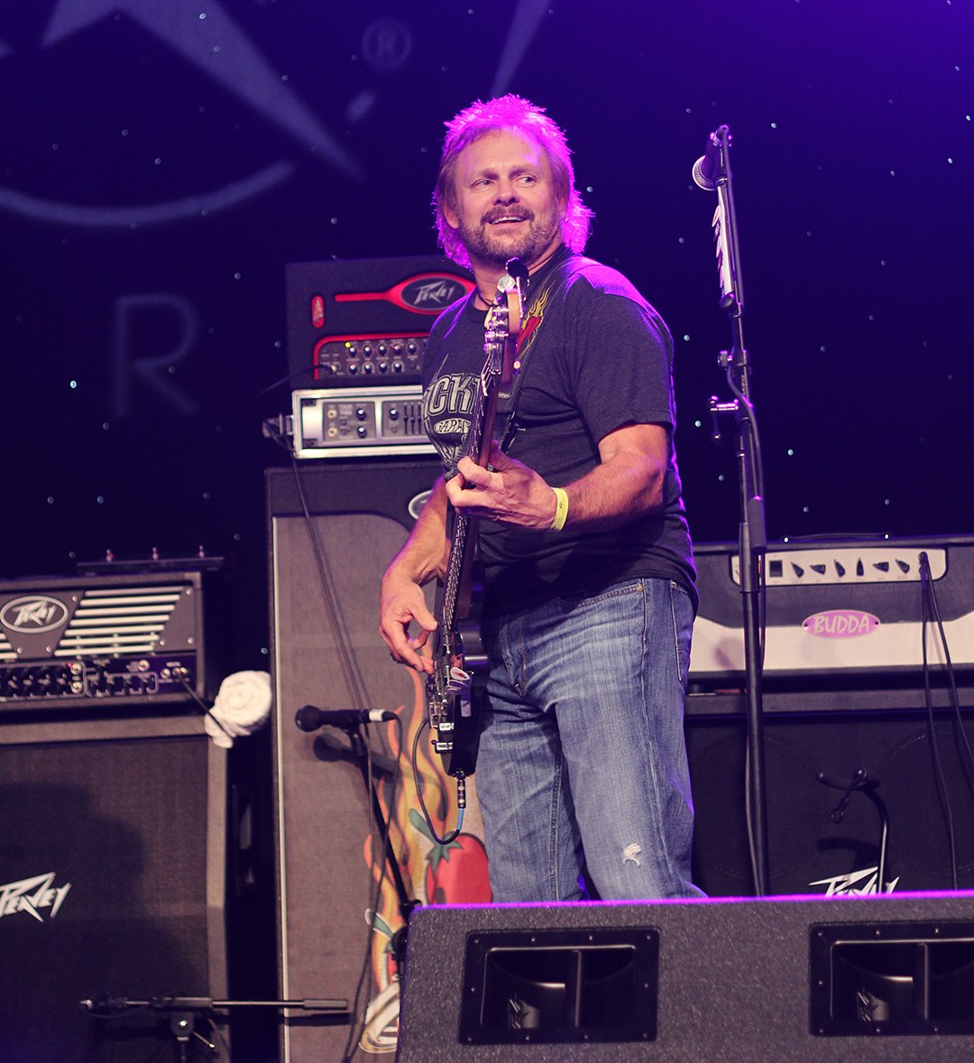 Happy Birthday to legendary bassist and Peavey signature artist Michael Anthony! 