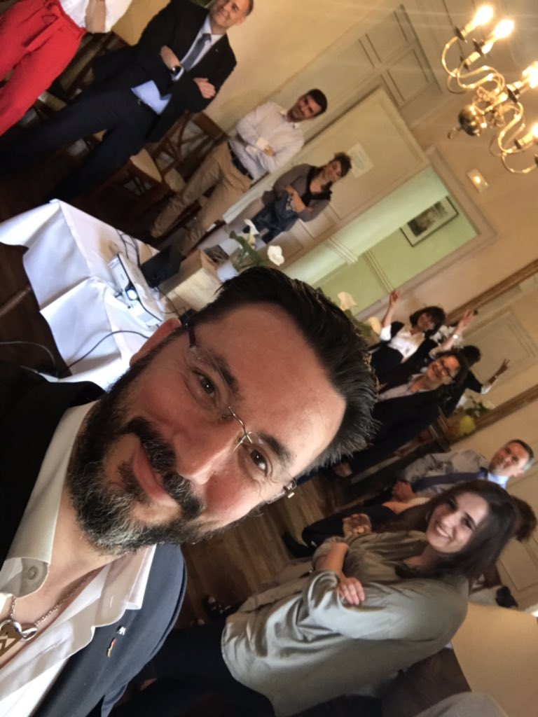 APrunevieille's tweet photo. #Axarecrute en creuse, présentation du groupe #axafrance et témoignage de chargé de clientèle , partage et échange, un moment privilégié autour de nos métiers #axarecrute @RUDELLE102 https://t.co/kO0db4oxzi