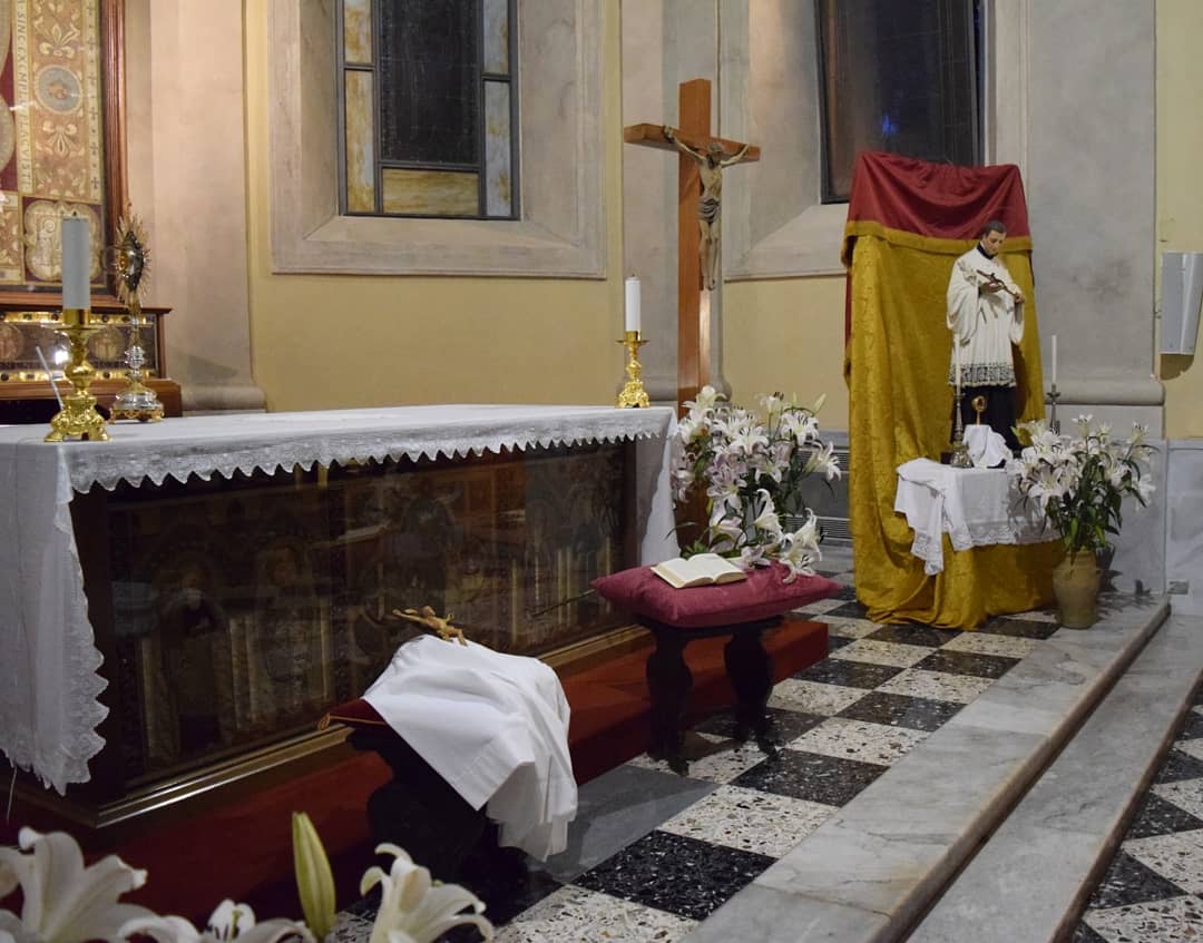 pcleoniano's tweet photo. Adorazione Eucaristica alla vigilia della Memoria di San Luigi Gonzaga.
Preghiamo per le vocazioni 🙏🏻
•
#preghiera #pray #vocazione #santita #santo #luigigonzaga #seminaristi #comunità #chiesacattolica #jesus https://t.co/IerUk8Ylj0