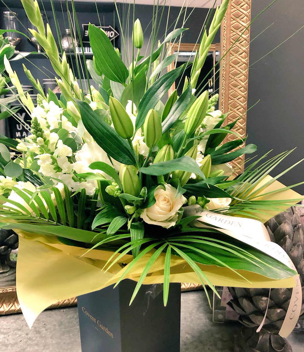 Flowers for <a href="/Pink/">P!nk</a> tonight.. We hope you have a fab evening if you’re going to see her tonight 💃🏽☺️