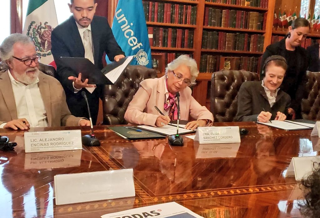 “El objetivo del Gobierno es que las niñas, niños y adolescentes sean atendidos pensando siempre en su interés superior, y en ese camino, <a href="/UNICEFMexico/">UNICEF México</a> será un aliado indispensable para lograr las metas nacionales”. <a href="/M_OlgaSCordero/">Olga Sánchez Cordero</a>