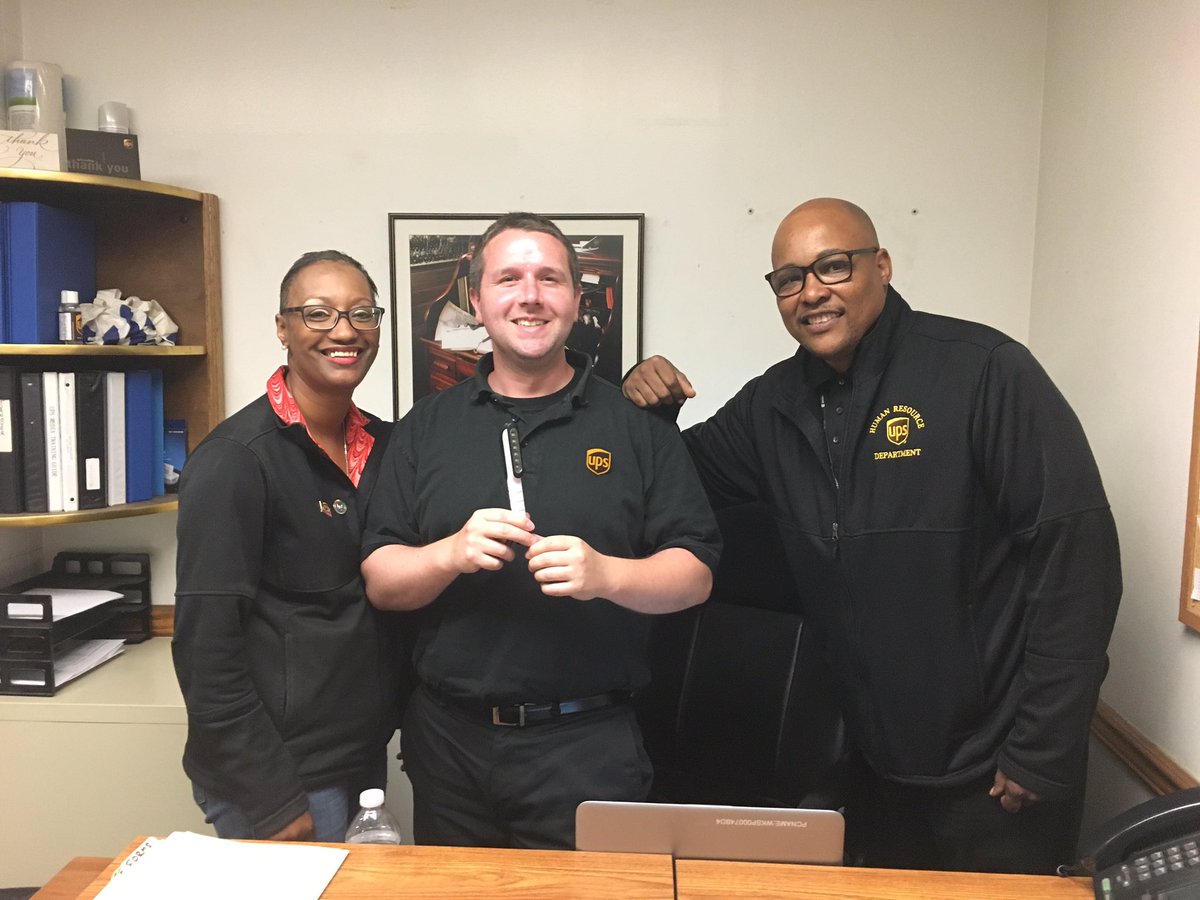 Ron Twilight HR Rep being recognized for all his hard work with meeting the staffing plan since February of this year👏🏿👏🏿@ChesapeakUPSers @lucia_peyton @annetteharp @UPSTrayceParker @Fann_of_UPS