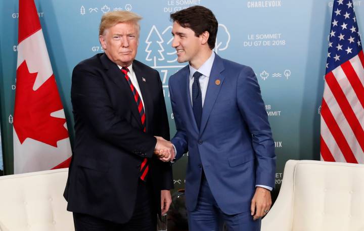 PurpleCarib's tweet photo. @realDonaldTrump @JustinTrudeau @WhiteHouse "Does this Prime Minister make me look fat?"
#FatsoInChief #Fat45 https://t.co/CBJ9E5B0u9