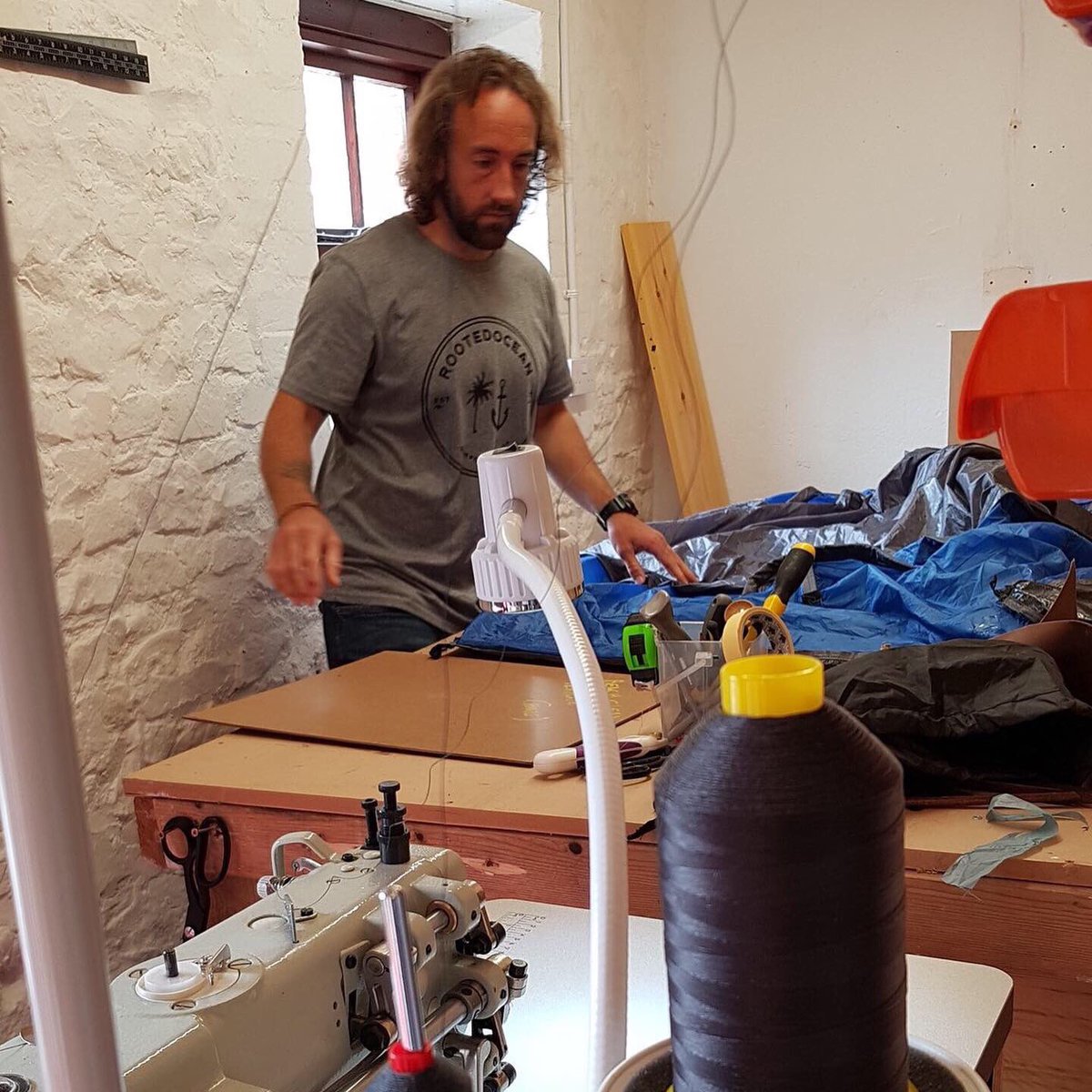 2minuteHQ's tweet image. Our founder @campervanliving went to our local music festival  (with the BBC in tow) to talk to them about taking their abandoned, 'beyond repair' tents &amp;amp; turning them into reusable bags for our 2 minute beach clean stations. 
@RootedOcean made short work of the glorious fabric.