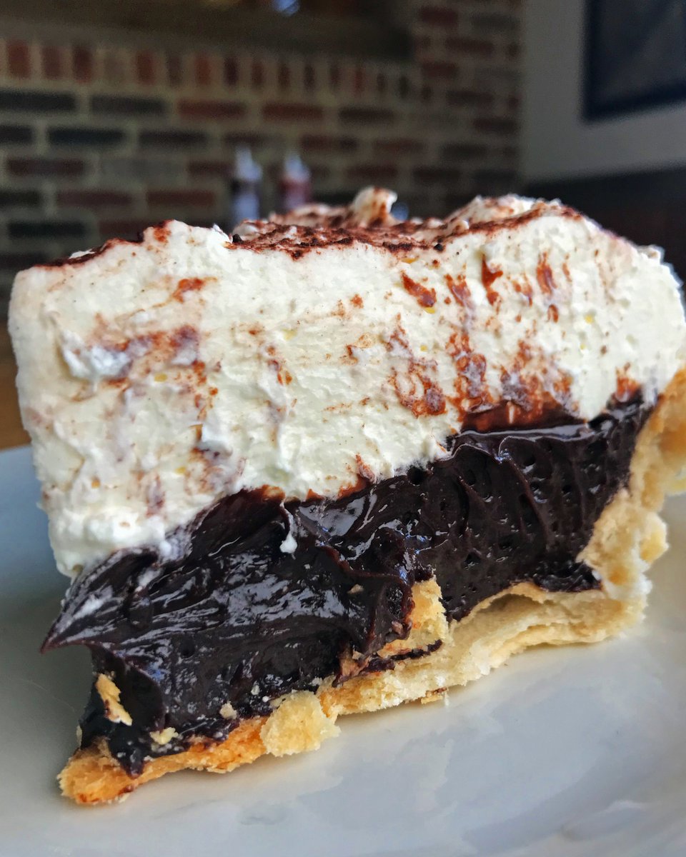 AtlantaEatsTV's tweet photo. Pie not have a big old slice of chocolate deliciousness from @jimnnicksbbq for dessert tonight?? Catch more of their good eats at the @BBTatlantaopen in July! Tix here: https://t.co/lFZO8GtqJK https://t.co/CogzKhra01