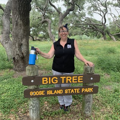 PARKPLACESL's tweet photo. @CharmofTxCoast @PattyKingsway #ecservicelearning #thebigtree #thesummerthatwas @ECISDtweets https://t.co/ohI9CtpeBk
