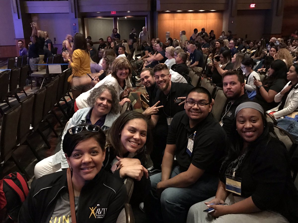 LaSenoraRamirez's tweet image. OB is in the house at the #Avidsi2019 general session! @jeanieozone @johnvtucci #AVIDEXCEL #avidsi19