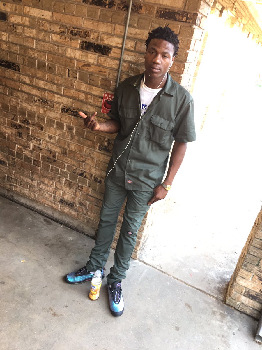 LahhMike's tweet photo. NLMB4L🦍💪🏿 https://t.co/4I92IK1i4f
