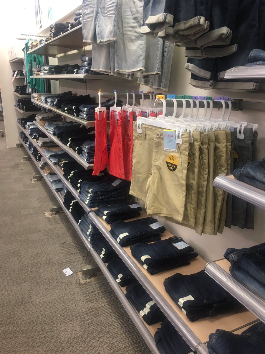 We may be remodelin’ but our folds are still 👌🏽 #T1212 #styleteam <a href="/stevecrawford22/">steve crawford</a> @rankin_logan