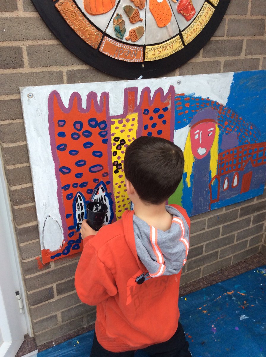 Look ar our artists, thank you Catrin Williams for inspiring us#our locality.