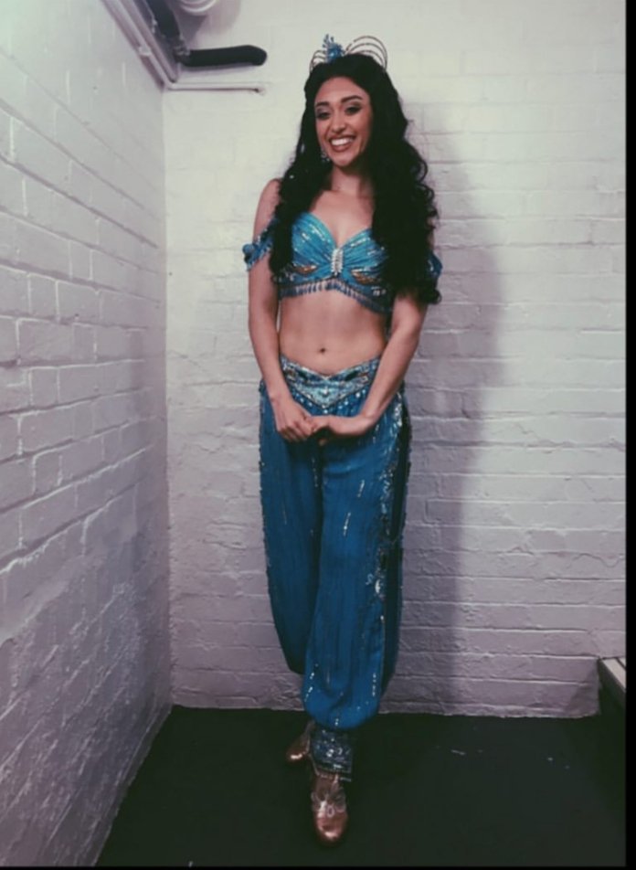 WestEndCovers's tweet image. Well done to Robertina Bonano (#RobertinaBonano) who made her DEBUT as JASMINE at @AladdinLondon tonight! #debut