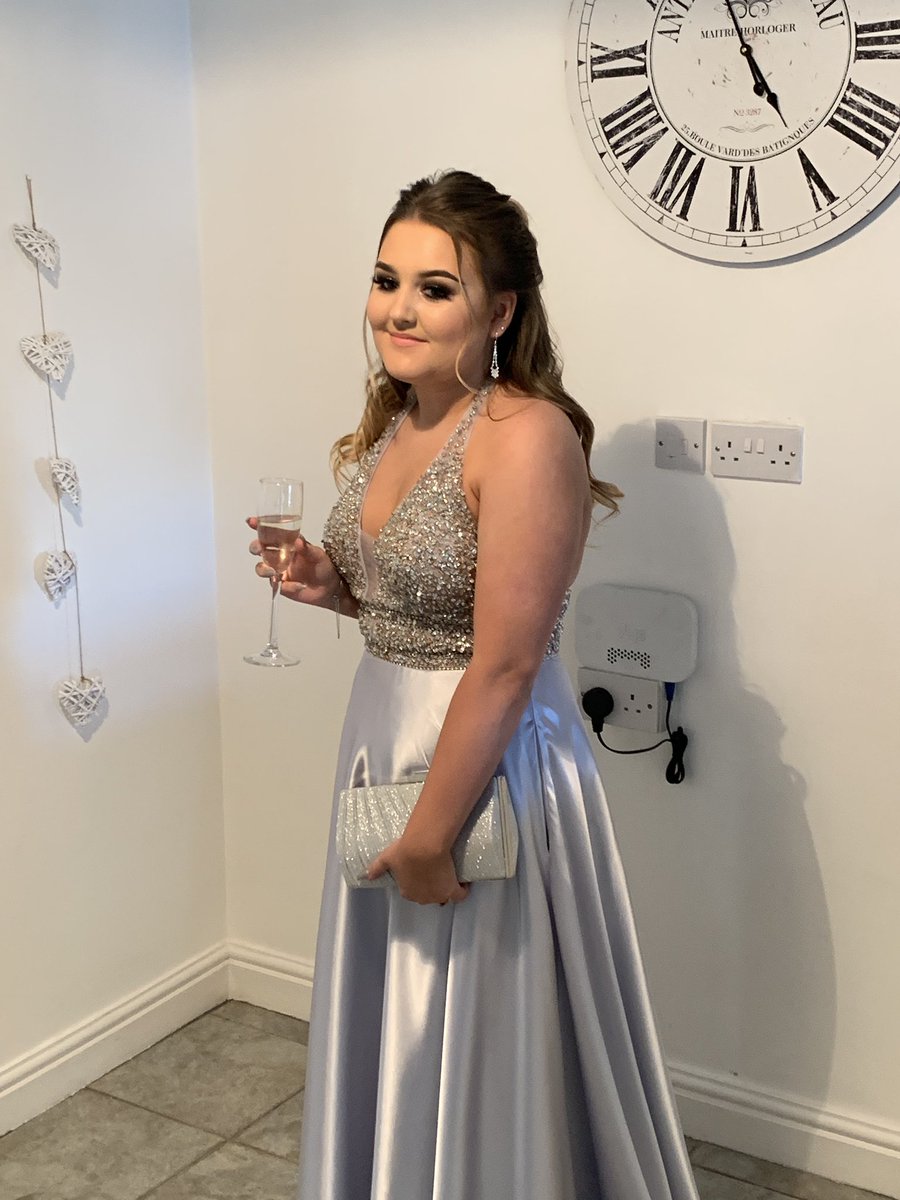 Sianjones16's tweet photo. My Baby Girl is a young lady #Prom2019 #beauty #mygirl #growntoofast https://t.co/zAFPS2MIdc