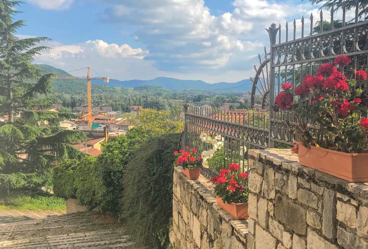 Our habits, our quirks, our behaviors—and most importantly, our people—those are what make us who we are. 🇮🇹 Read here: bocalifemagazine.com/up-front/nomad…