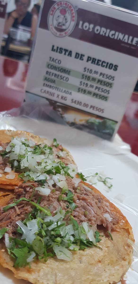 AreliEntrevides's tweet photo. Sí se puede comer rico a buen precio en la #ColoniaDelValle @DelOriginales Buenos, Bonitos y Baratos ¡¡ Gracias por la invitación querida @DeliaGonzalezMX !! #tacos #barcacoa #foodie #barbacoaDeRes https://t.co/z0X3gTOxi5