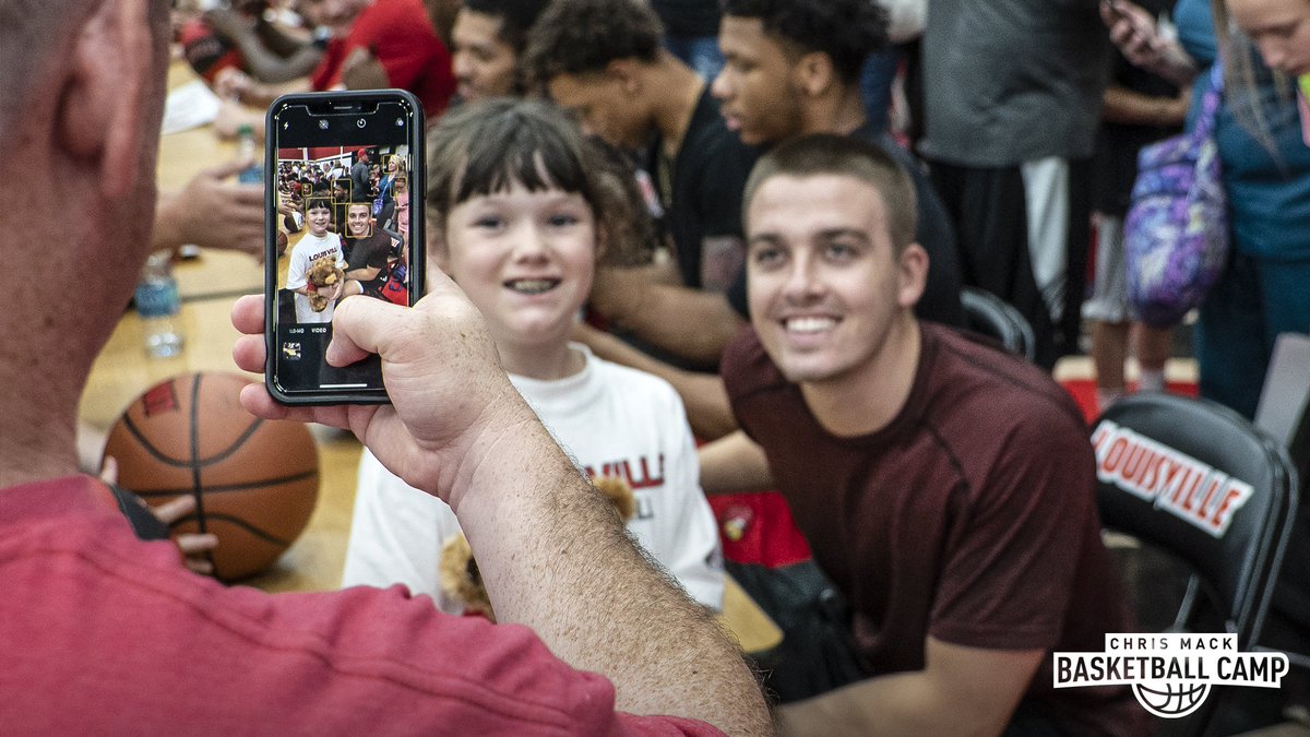 ChrisMackCamp's tweet photo. ✍️ &amp; 📸 to end our first day camp! https://t.co/Pnd71jvufN