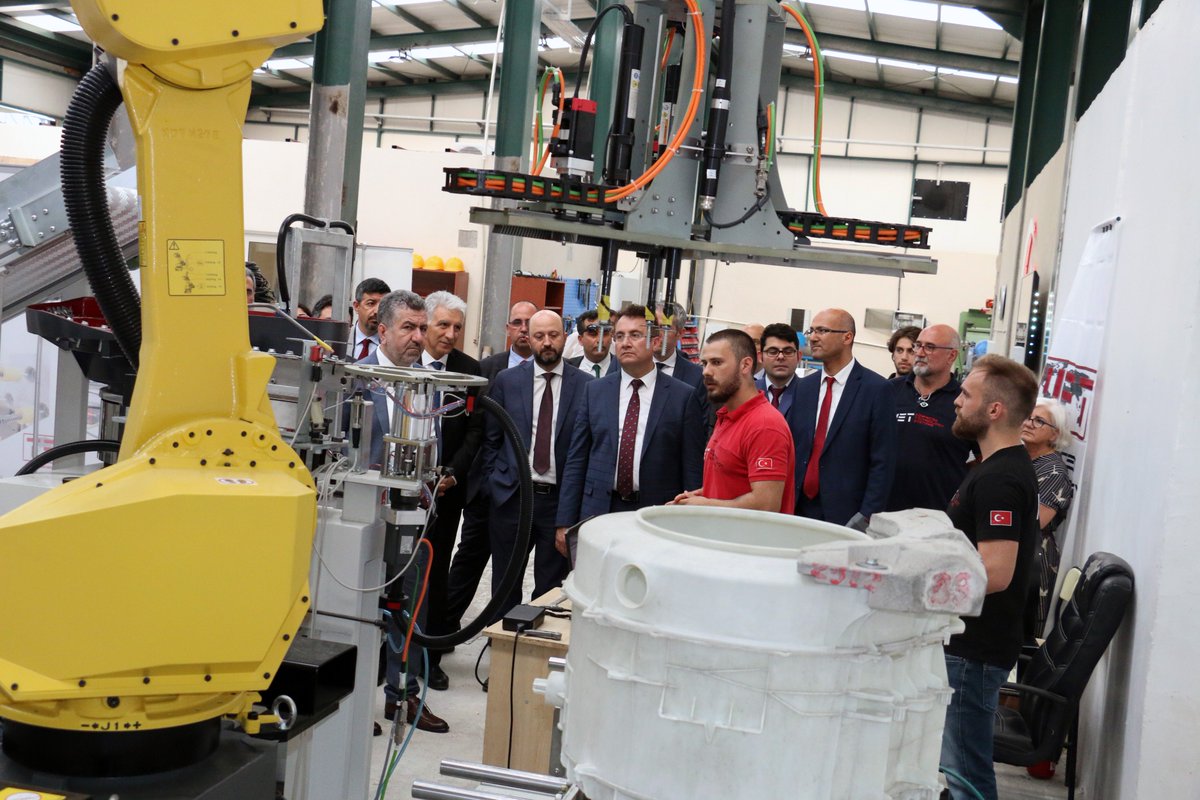 Teknoparkizmir_'s tweet image. .@TCSanayi Bakan Yardımcısı Sayın @cetinalidonmez ve Rektör @ysf_baran &apos;ın beraberlerindeki heyet ile son ziyaretleri @met_automation firmasına oldu. TeknoGirişim Desteği ile kurulan MET, @Teknoparkizmir_ &apos;de elektronik, mekatronik ve robotik kontrol sistemleri üzerine çalışıyor.