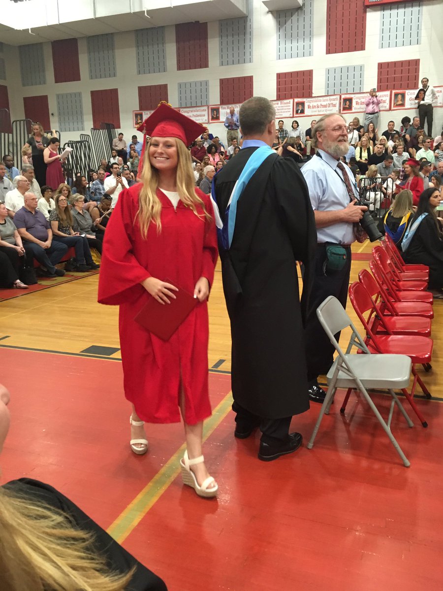 LibGirlsLax's tweet photo. #HaileyP #Graduation2019 @jlibclassof19 https://t.co/MEtQjCKFRd