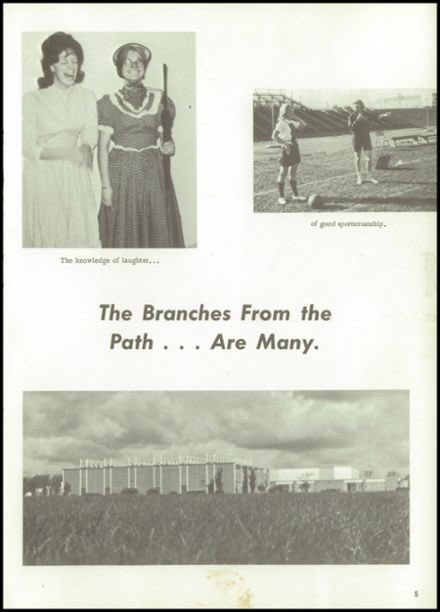 Minoru Yamasaki, Chelsea High School (1956) /// The small town of Chelsea was planning to build a new high school, and hired Yamasaki on a local architect’s suggestion. Yamasaki came up with a campus-style plan featuring separate buildings connected by covered walkways.