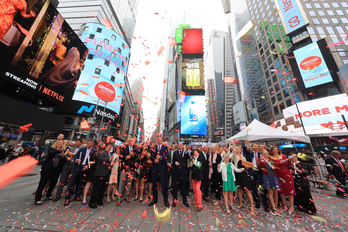 NasdaqExchange's tweet photo. ⚡️Here's to many more years of “WOW!” deals and entrepreneurial innovation. We are proud to be your partner, @GroceryOutlet! #GOIPO #GroceryOutletIPO https://t.co/LcPOSEXPp8