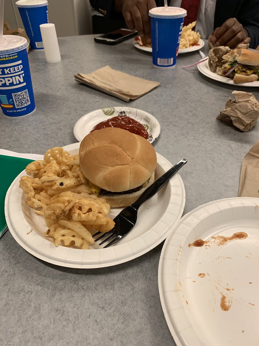 FBolden2019's tweet photo. Pre show eats 

(Hint: try the barbecue chicken pizza) https://t.co/l0ttdVrZ3q