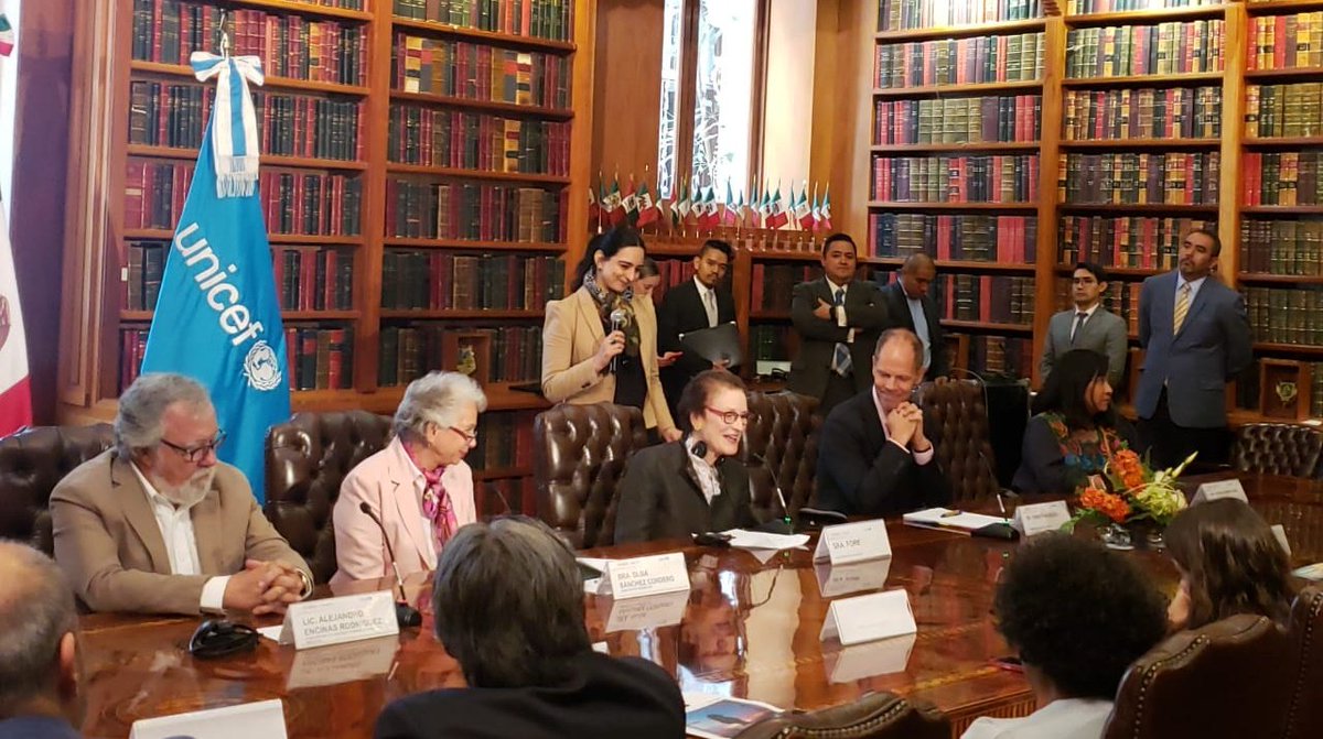 "A nombre de <a href="/UNICEF/">UNICEF</a> ponemos a disposición los servicios técnicos y humanos para avanzar juntos en la implementación de los acuerdos de este convenio de colaboración". <a href="/unicefchief/">Catherine Russell</a> #SIPINNA