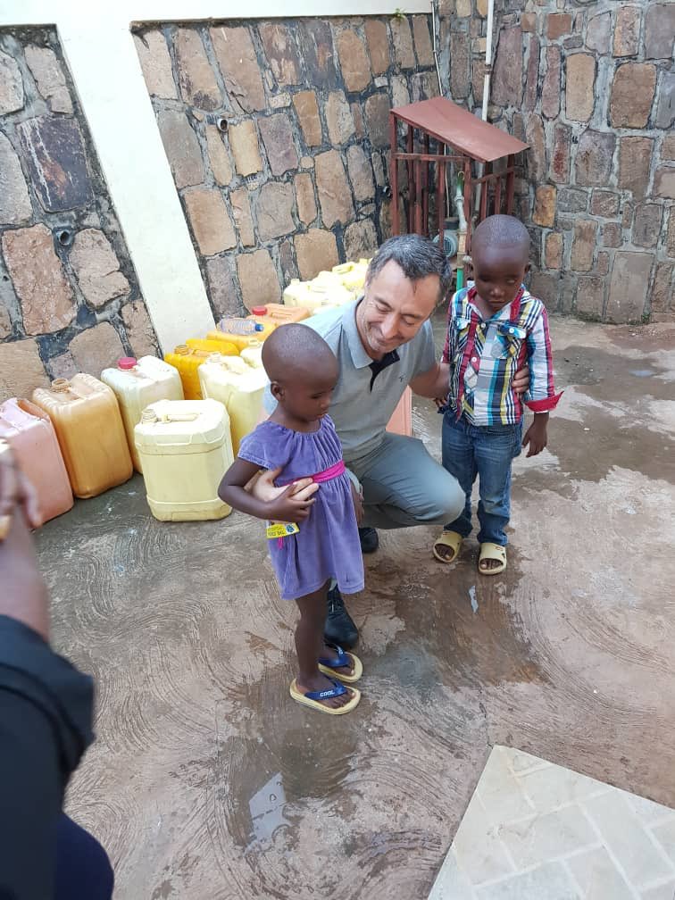 ChrisGlasson's tweet photo. My day was brightened today by meeting Heaven and her brother Rissa at Jordan Foundation Kigali. 

Founded in 2015 by ⁦@VanessaBahati⁩ it provides blind and visually impaired children between 3-9years safety, access to education,  medical care and counselling. https://t.co/5w9X4e5Iz4
