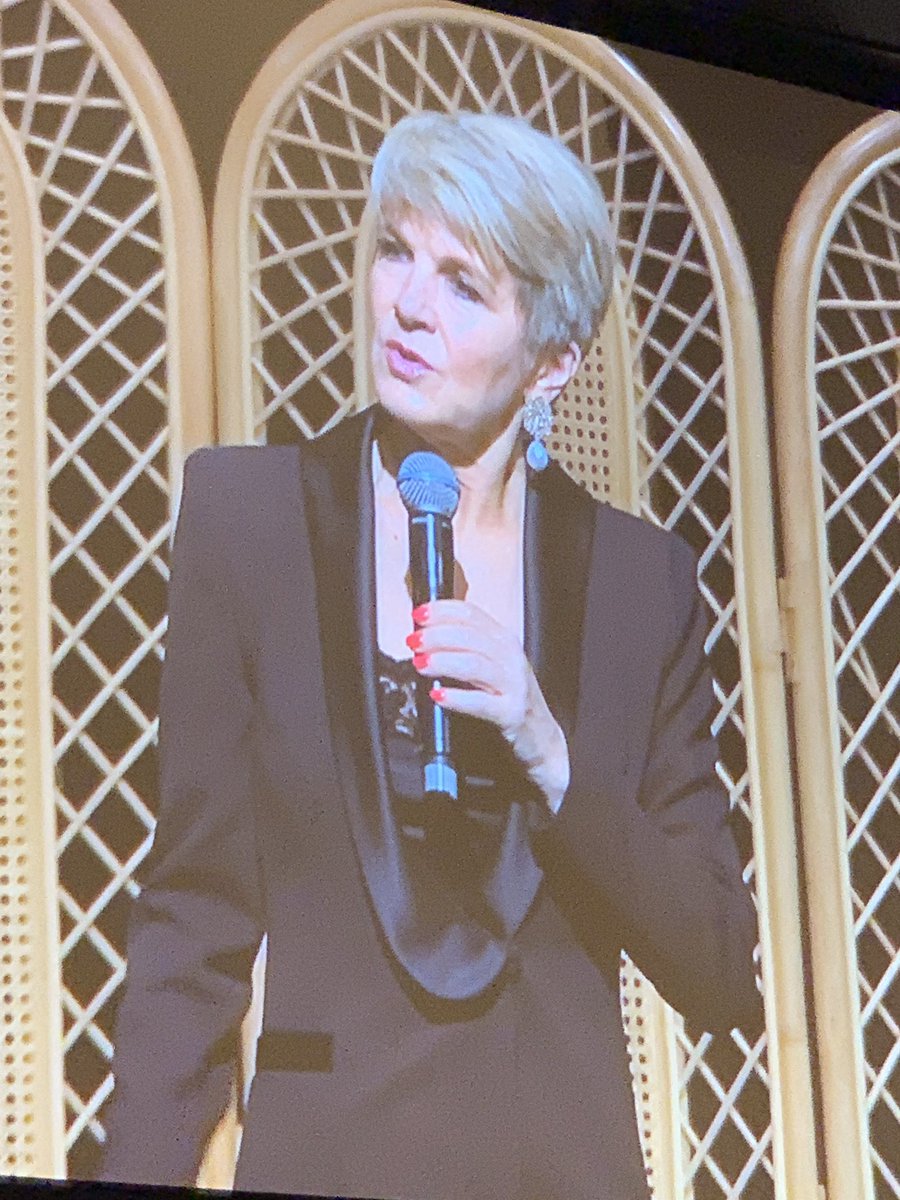 “Never give up on your dreams”, wise words from the fabulous @JulieBishopMP #businesschicks