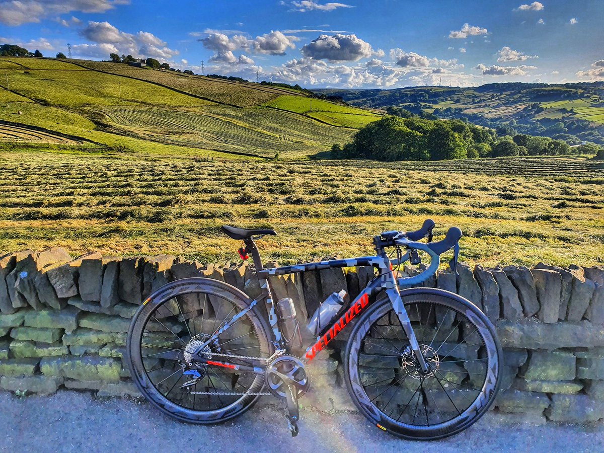 Aky_Mufti's tweet photo. Who got out on the bike today?
Perfect weather shame I couldn't make a full day of it.

#cycling #cycle #WestYorkshire https://t.co/iL1WHpT3f3