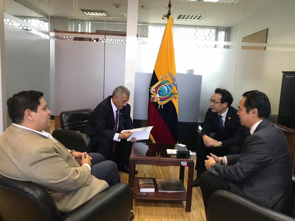 Se busca formar una familia de paz, para lo cual se han enfocado en trabajar en varios aspectos como: Campañas en medios de comunicación y organizaciones, líderes políticos como representantes de las ciudadanía y líderes religiosos.

#AsambleaEC