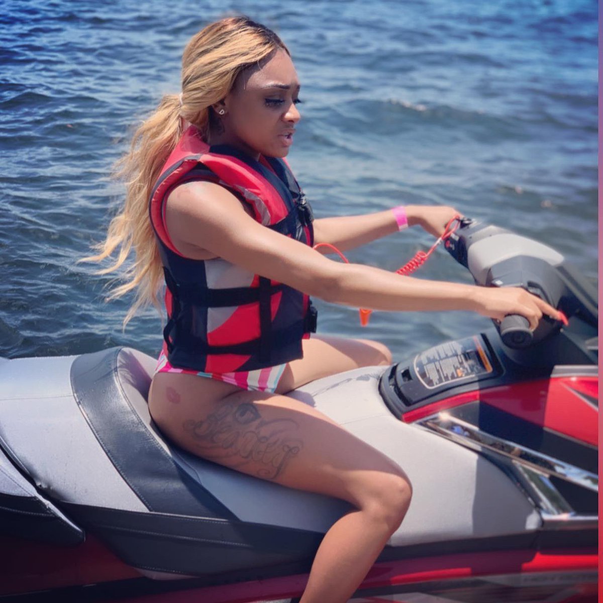 kerlegan_deja's tweet photo. Live Life to the Extreme #Day4inORLANDO
#Day4JetSkies #sooMuchFun https://t.co/33KAM8edz8