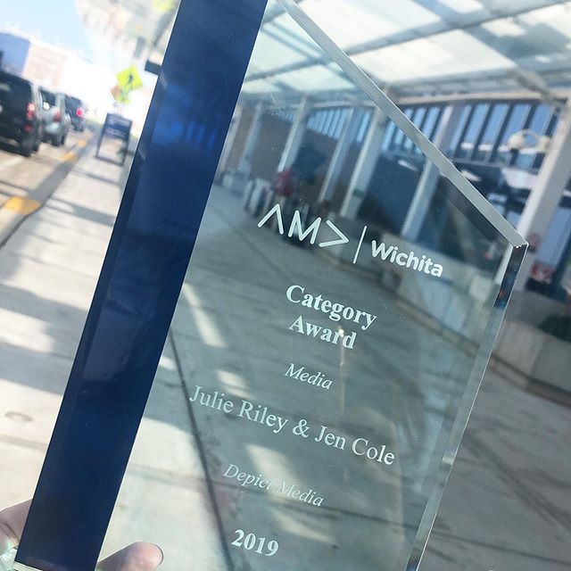 jencoleICT's tweet photo. Wow... every time I get back to the city I love, the welcome gets better and better... not sure how this one will get topped tho. 🖤🖤🖤 | #ilovewichita #marketingawards #wichitakansas #loveict #socialmediamarketing #americanmarketingassociation #wama #depictthis #depictgirls #… https://t.co/40zNAxNWkr