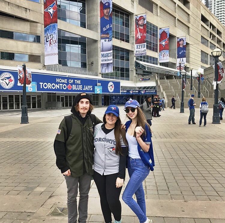 JulietCamus's tweet photo. @BlueJays @OntarioLottery #649JoyfulMoments Always enjoying evenings at the ballgame! https://t.co/FkU8pOM3Ur