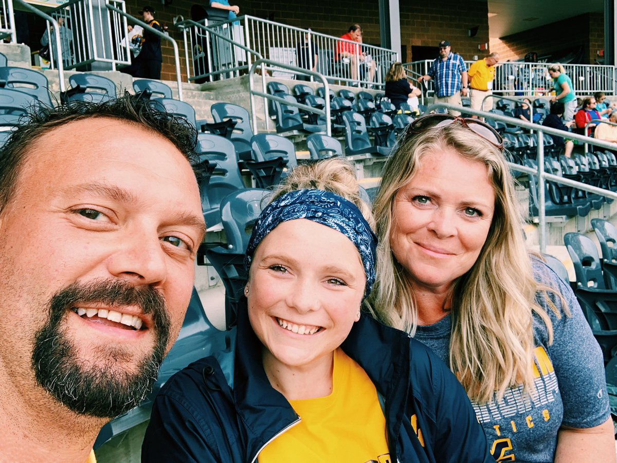 omggxem's tweet photo. #FLYCKB #WVBLACKBEARS🐻 https://t.co/RMcxINwXOK