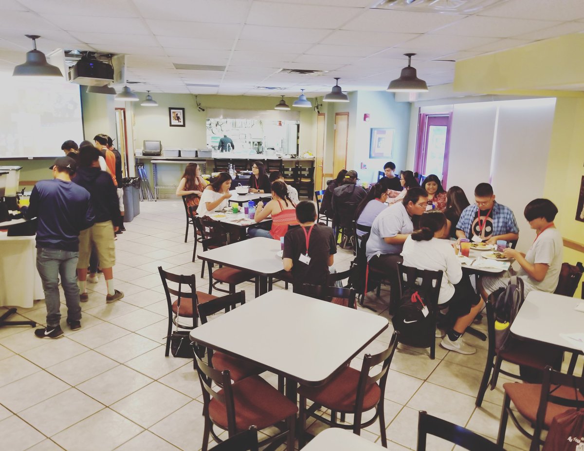 andimurphy's tweet photo. Today I did a workshop with 40 Native students at the DreamKeepers program at NMSU, my alma mater! It was fun! #learntocook #cookingisfun #indigenousfood #multimediaWITCH https://t.co/ByLp17pIoR