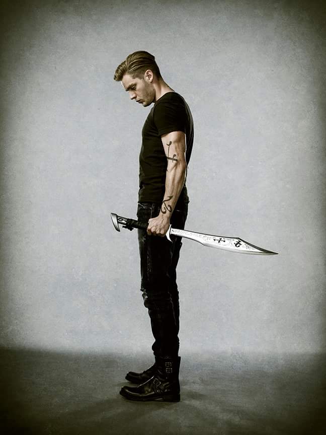 mabbe8789's tweet image. I vote @DomSherwood1 from @ShadowhuntersTV for #ChoiceSciFiFantasyTVActor 💙 #TeenChoice