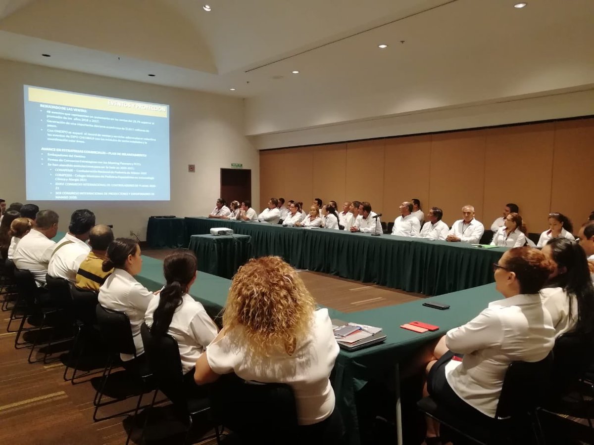 OscarLaraVer's tweet photo. La fuerza del @wtcveracruz es este gran equipo. Gracias por dar siempre su mejor esfuerzo para hacer de nuestro recinto un lugar de clase mundial. #MeLlenaDeOrgullo  @WTCA https://t.co/43InqqWiQY