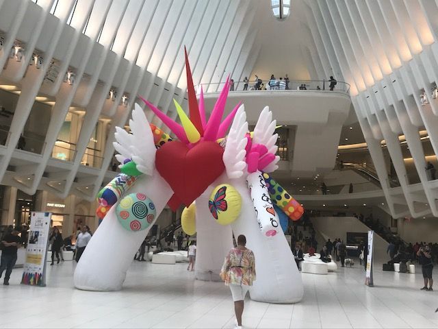 Live 4 love is a giant, bright, inflatable art installation that celebrates love for everyone. Originally debuting in Sydney and reimagined for NYC’s World Pride Celebration.

#HiltonPride #WorldPrideNYC #distrikthotelnyc #tapestrycollection