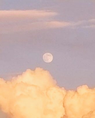 Always thought that for me Yoongi is beautiful like the moon, pale skin and black hair like the night sky. This is why my @ is Yoongimoon. So this is a thread of Yoongi as the moon.